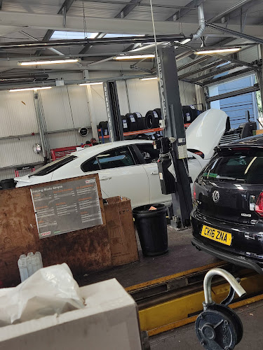 Reviews of IN'n'OUT Autocentres Cardiff in Cardiff - Auto repair shop