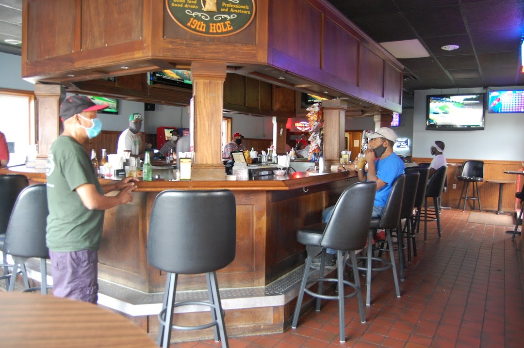 Cruise Inn Sports Bar & Grill