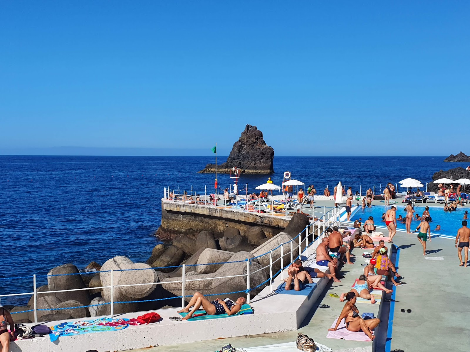 Foto von Complexo Balnear do Lido mit betonierte fläche Oberfläche