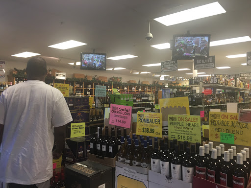 Liquor Store «B & B Wine & Spirits», reviews and photos, 837 Cheyenne Meadows Rd, Colorado Springs, CO 80906, USA