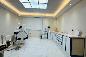 Gulf care clinics مجمع شركة عناية الخليج الطبي image