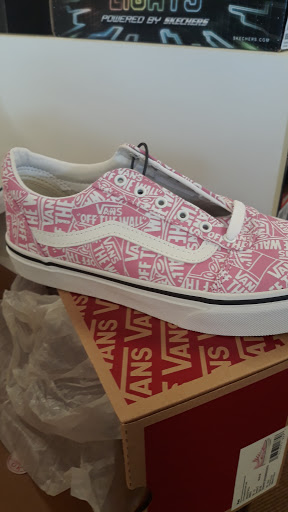 Shoe Store «Famous Footwear», reviews and photos, 6711 Ritchie Hwy, Glen Burnie, MD 21061, USA