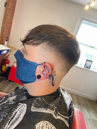 Comments and reviews of Frosty Cuts Barber shop