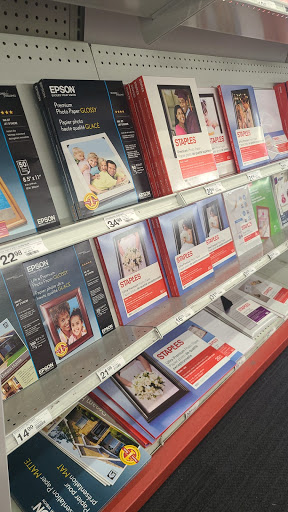 Office Supply Store «Staples», reviews and photos, 135 Bloomfield Ave, Bloomfield, NJ 07003, USA