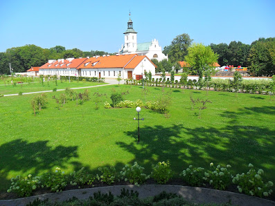 Pustelnia Złotego Lasu w Rytwianach - Klasztor Pokamedulski Klasztorna 25, 28-236 Rytwiany, Polska