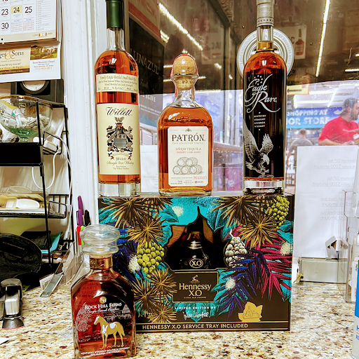 Liquor Store «D & M Liquor Store», reviews and photos, 595 Ralph David Abernathy Blvd, Atlanta, GA 30312, USA