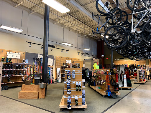 Camping Store «REI», reviews and photos, 11581 Fountains Dr, Maple Grove, MN 55369, USA