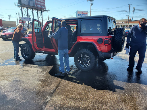 Car Wash «Pearl Brookpark Car Wash», reviews and photos, 5133 Pearl Rd, Cleveland, OH 44129, USA