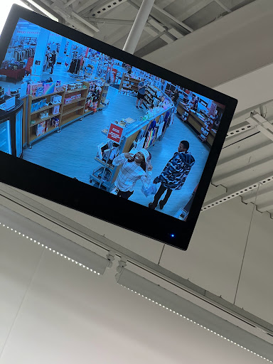 Shopping Mall «Blue Ridge Mall», reviews and photos, 1800 Four Seasons Blvd # 5, Hendersonville, NC 28792, USA