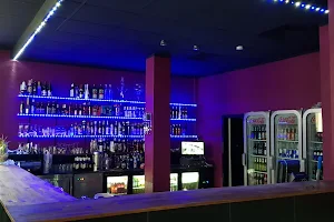 Everest Lounge Bar image