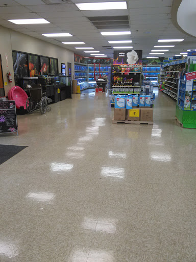 Pet Supply Store «PetSmart», reviews and photos, 950 Hanes Mall Blvd, Winston-Salem, NC 27103, USA