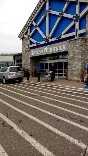 Department Store «Walmart Supercenter», reviews and photos, 2500 Lake Shore Dr E, Ashland, WI 54806, USA
