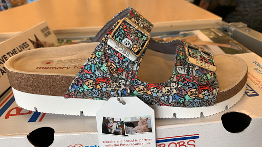 Shoe Store «Shoe Carnival», reviews and photos, 3271 Marketplace Dr, Council Bluffs, IA 51501, USA