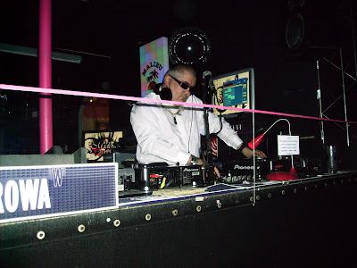 Sinapi Laurent / Discothèque Mobile Laurent à Vitrolles