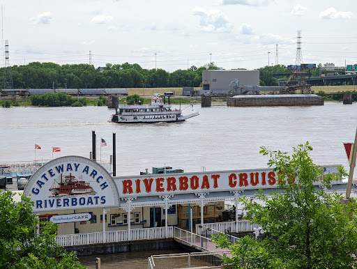 Gateway Arch Riverboats