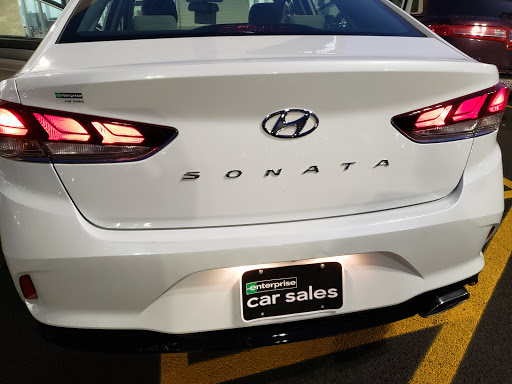 Used Car Dealer «Enterprise Car Sales», reviews and photos, 3840 N Western Ave, Chicago, IL 60618, USA