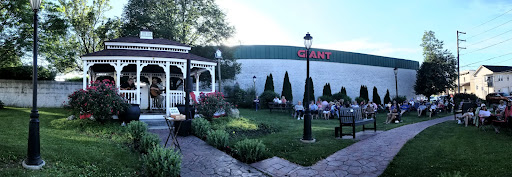 Grocery Store «Giant Food Stores», reviews and photos, 202 Chestnut St, Coplay, PA 18037, USA