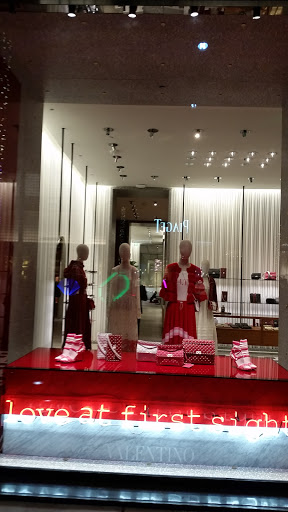 Boutique «VALENTINO», reviews and photos, 324 N Rodeo Dr, Beverly Hills, CA 90210, USA