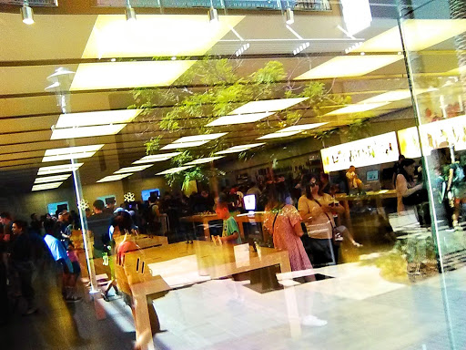 Computer Store «Apple Fashion Valley», reviews and photos, 7007 Friars Rd, San Diego, CA 92108, USA