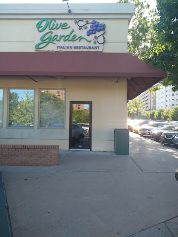 Olive Garden Italian Restaurant by null