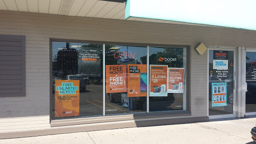 Shopping Mall «New Orleans Mall», reviews and photos, 15600 W 10 Mile Rd, Southfield, MI 48075, USA