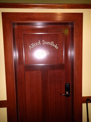 Movie Theater «McMenamins Anderson School Theater», reviews and photos, 18607 Bothell Way NE, Bothell, WA 98011, USA