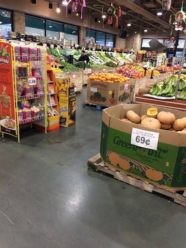 Grocery Store «Fresh Market Place», reviews and photos, 2600 N Central Ave, Chicago, IL 60639, USA