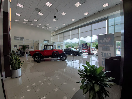 Car Dealer «Tommie Vaughn Ford», reviews and photos, 1201 N Shepherd Dr, Houston, TX 77008, USA