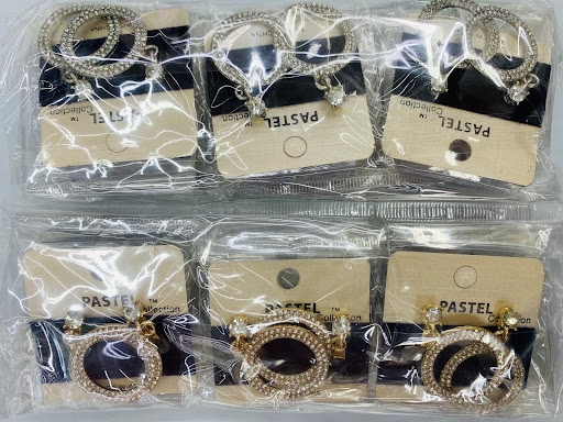 Beauty Supply Store «US Hair & Beauty Supplies», reviews and photos, 3365 Cleveland Ave, Columbus, OH 43224, USA