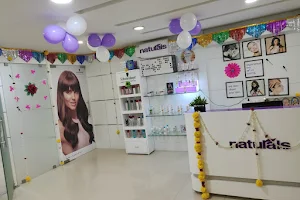 Naturals Salon image