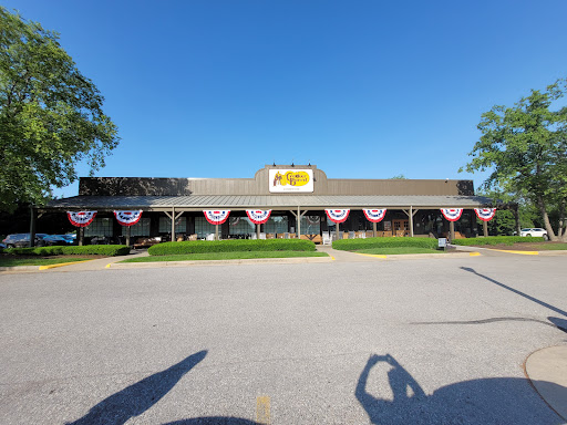 American Restaurant «Cracker Barrel Old Country Store», reviews and photos, 1162 Wayne Ave, Chambersburg, PA 17202, USA