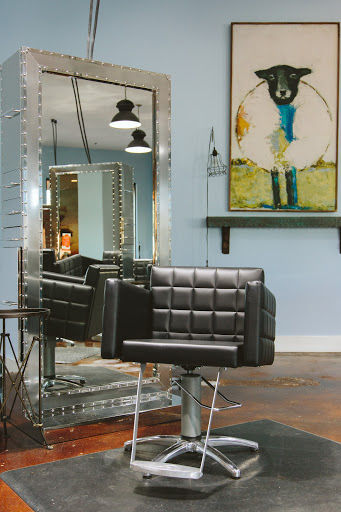 Beauty Salon «DV8 The Salon», reviews and photos, 909 S Main St, Grapevine, TX 76051, USA