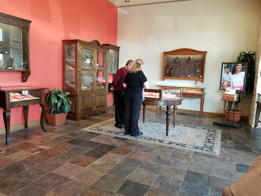 Jewelry Store «James Avery Jewelry», reviews and photos, 7529 N Loop 1604 E #102, Live Oak, TX 78233, USA