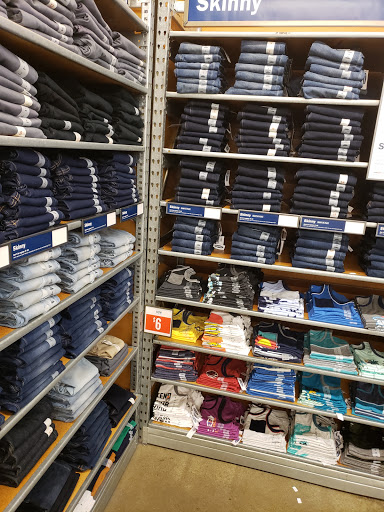 Clothing Store «Old Navy», reviews and photos, 100 Independence Way, Danvers, MA 01923, USA