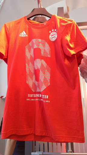 Läden, um langärmlige Damen-T-Shirts zu kaufen Munich