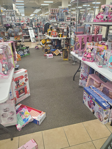 Clothing Store «Burlington Coat Factory», reviews and photos, 475 Union St, Waterbury, CT 06706, USA