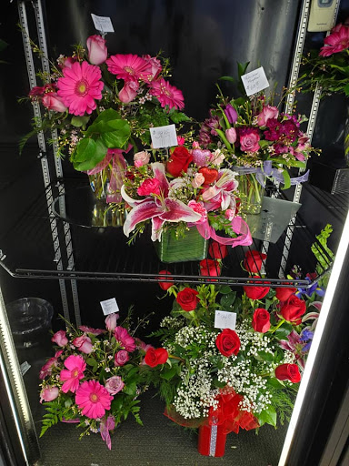 Florist «Up-Towne Flowers & Gift Shoppe», reviews and photos, 2145 W Dublin Granville Rd, Worthington, OH 43085, USA