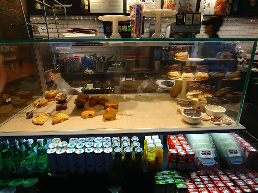 Shopping Mall «South Mall», reviews and photos, 3300 Lehigh St, Allentown, PA 18103, USA