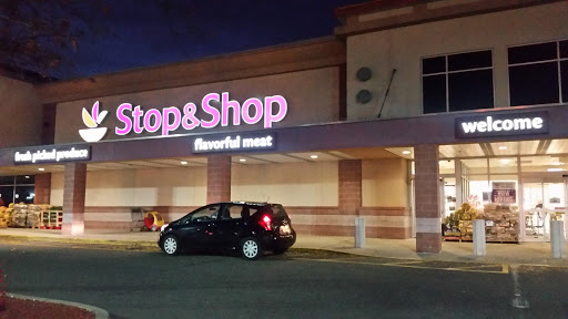 Supermarket «Super Stop & Shop», reviews and photos, 533 E Main St, Bay Shore, NY 11706, USA