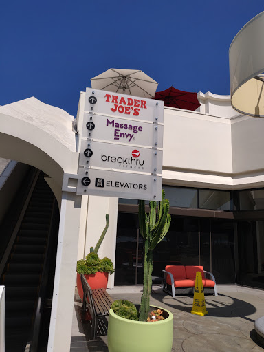 Shopping Mall «Shops On Lake Avenue», reviews and photos, 345 S Lake Ave, Pasadena, CA 91101, USA