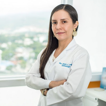 Dra. Mónica Lorena Cardenas Pérez, Dermatólogo