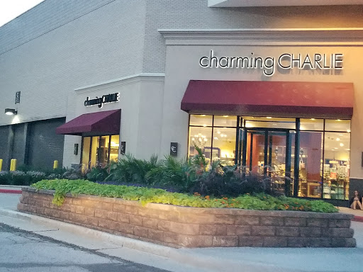 Charming Charlie, 195 Fox Valley Center, Aurora, IL 60504, USA, 