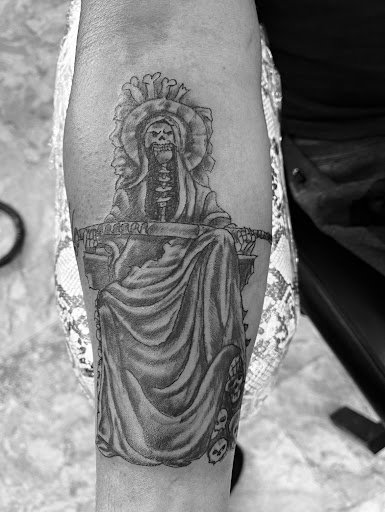 Explore cool finger tattoo ideas, creative tattoo ideas in Seymour, available at American Gypsy Tattoo Corp.