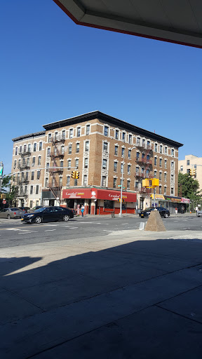 Jackson Avenue Family Residence