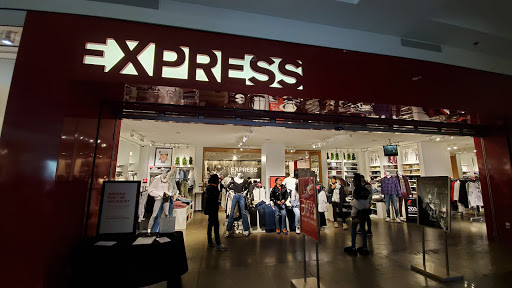 Clothing Store «Express», reviews and photos, 1100 S Joyce St, Arlington, VA 22202, USA