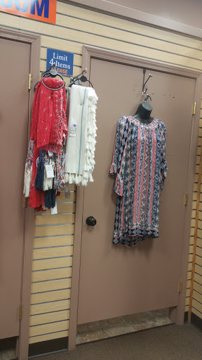 Shoe Store «Hibbett Sports», reviews and photos, 121 N Poplar St, Searcy, AR 72143, USA