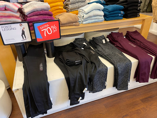 Clothing Store «Gap Outlet», reviews and photos, 1600 Saratoga Ave, San Jose, CA 95129, USA