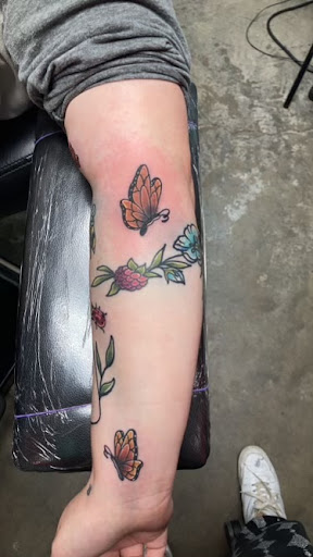 Tattoo Shop «Knuckle Up Tattoo Co.», reviews and photos, 2083 Irvin Cobb Dr, Paducah, KY 42003, USA