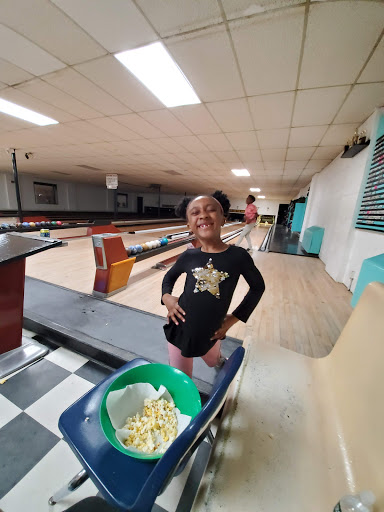 Bowling Alley «Danbury Duck Pin Lanes», reviews and photos, 7 E Hayestown Rd, Danbury, CT 06811, USA