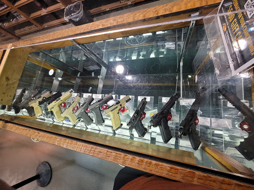 Sporting Goods Store «Bass Pro Shops», reviews and photos, 4500 Baldwin Rd, Auburn Hills, MI 48326, USA